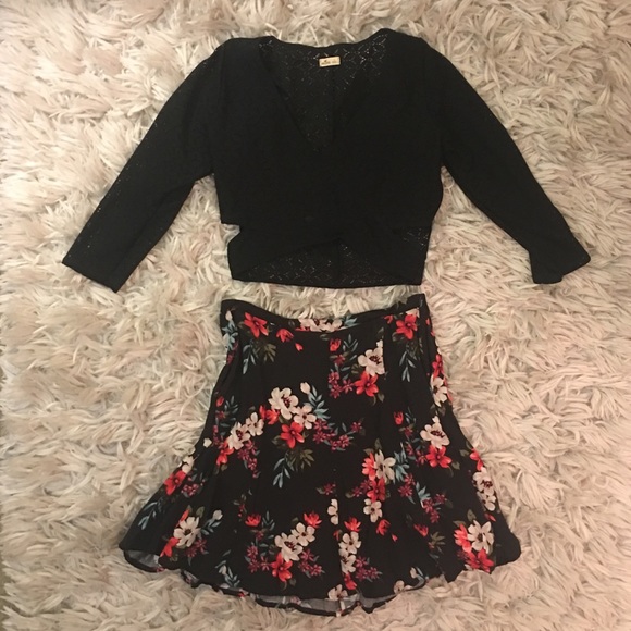 Hollister Dresses & Skirts - Hollister crop top & floral skirt